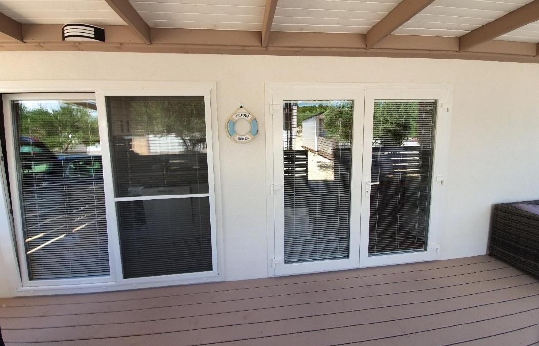 Mobile Home M&M Drage Room photo