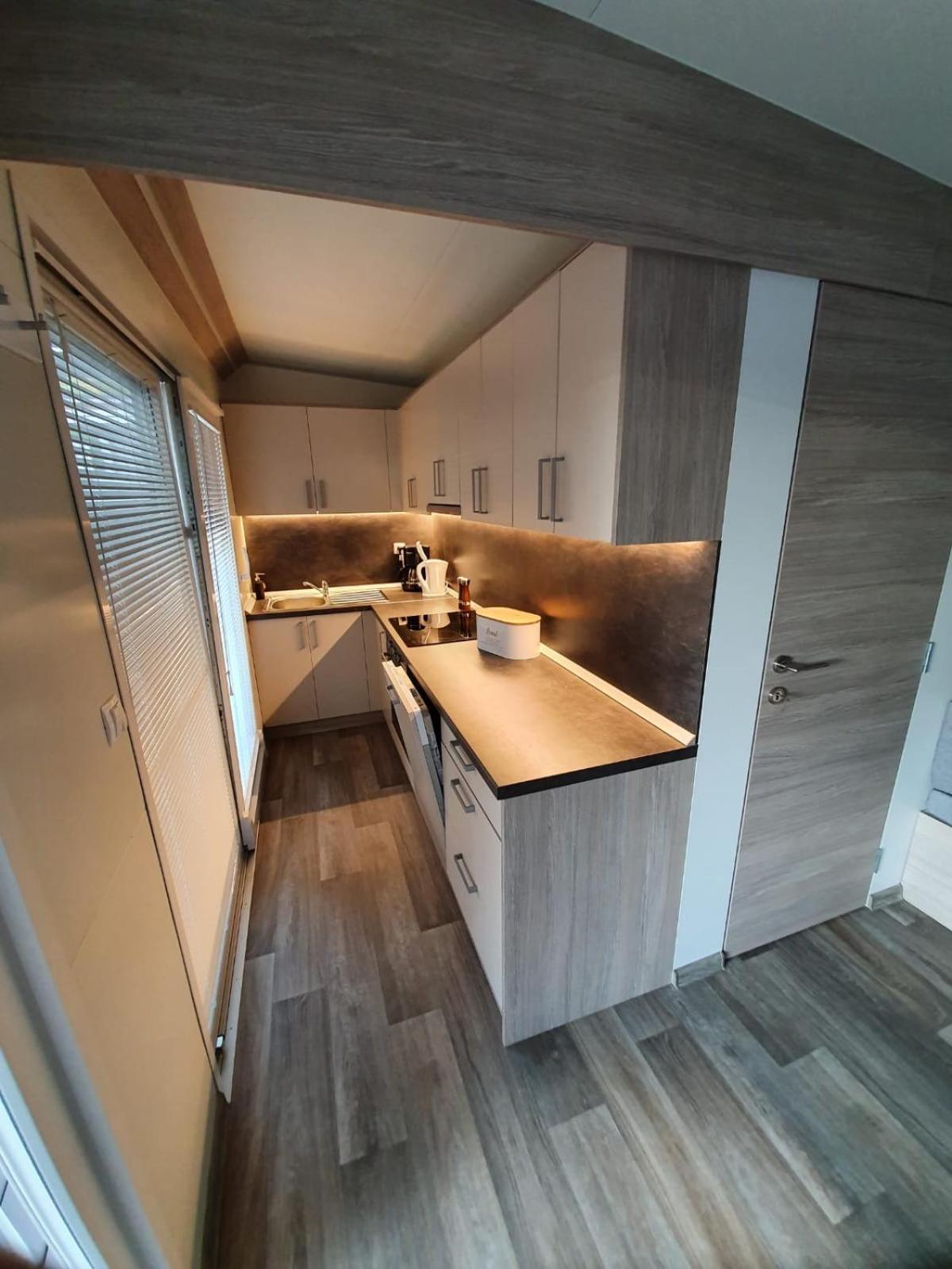 Mobile Home M&M Drage Room photo