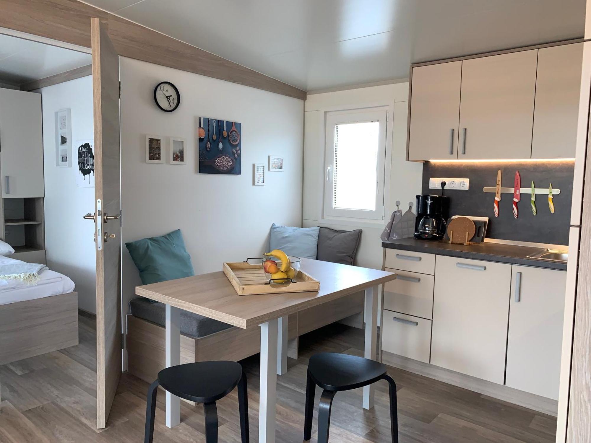 Mobile Home M&M Drage Room photo